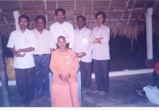 getting-blessing-from-his-holiness-president-of-ramakrishna-math-mylapore-2006